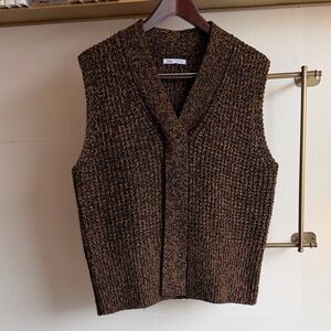 🚢 NEW LISTING 🚢 WOOL SWEATER VEST 🚢 ZARA 🚢 SM / MED 🚢 V NECK 🚢 BROWN